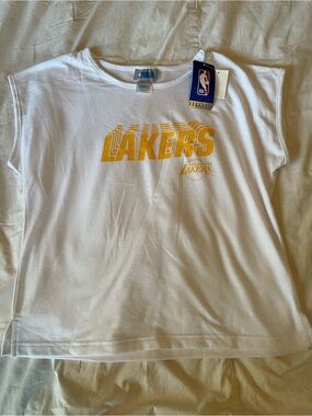NBA Los Angeles Lakers White Tee with Yellow Logo Size Small